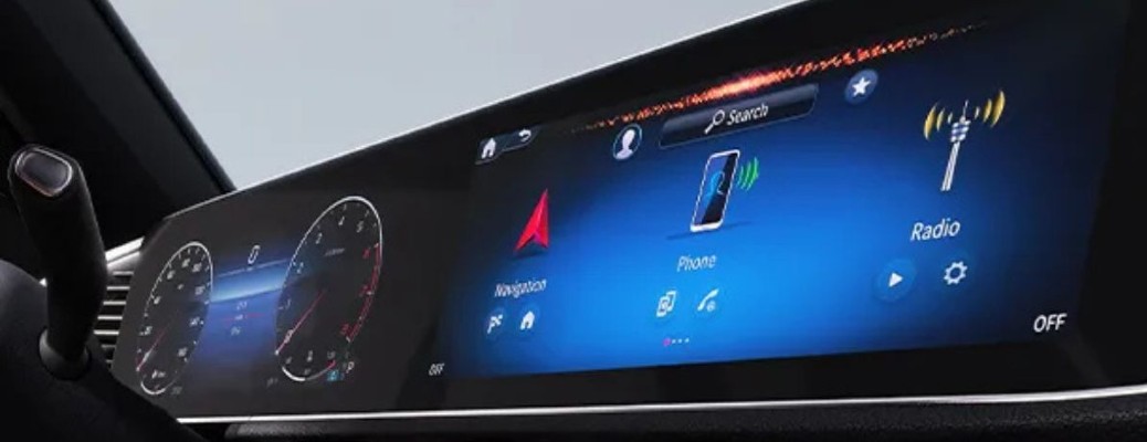 2025 Mercedes-Benz GLE display screen close up