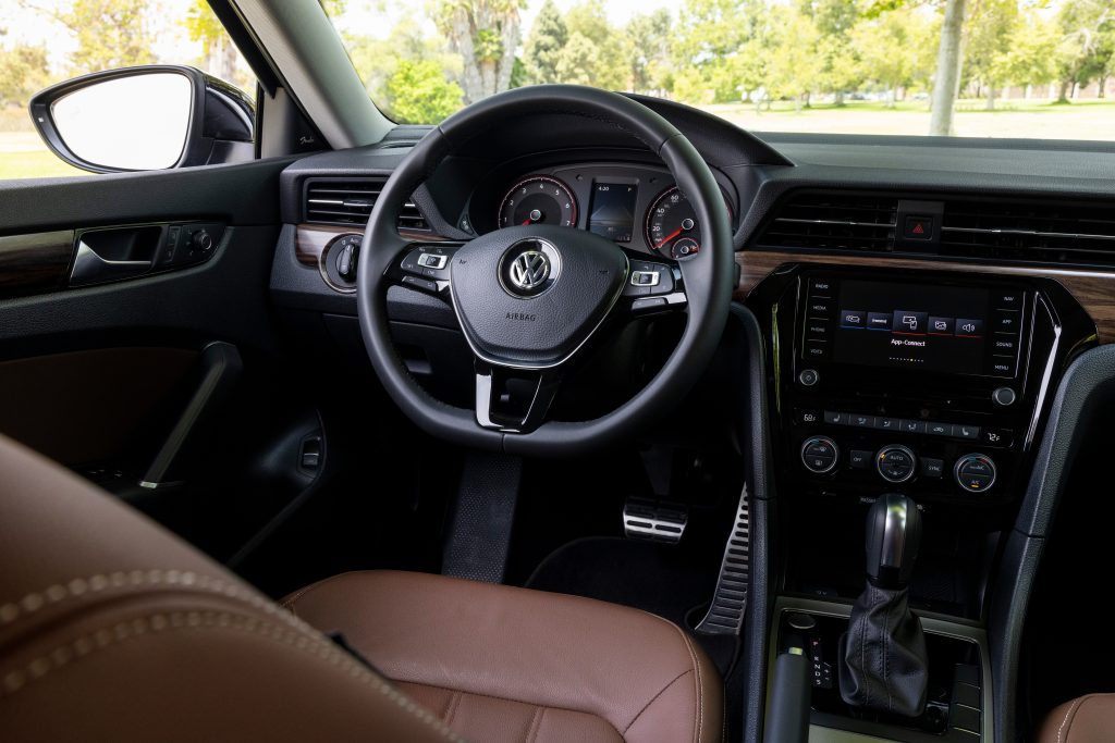 2022 Volkswagen Passat front dashboard