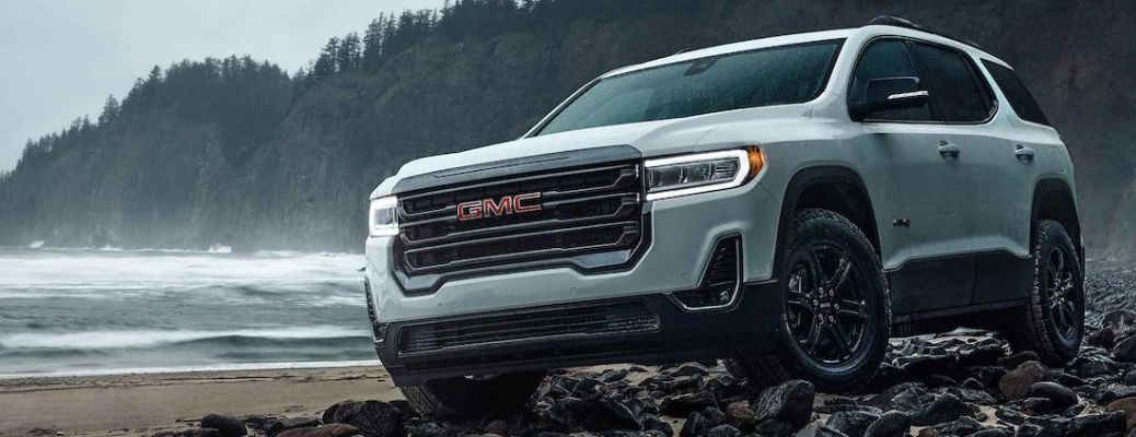 How comfortable is the 2022 GMC Acadia for long family trips?