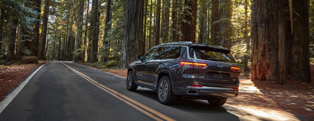 Rear Quarter View of the 2022 Grand Cherokee L