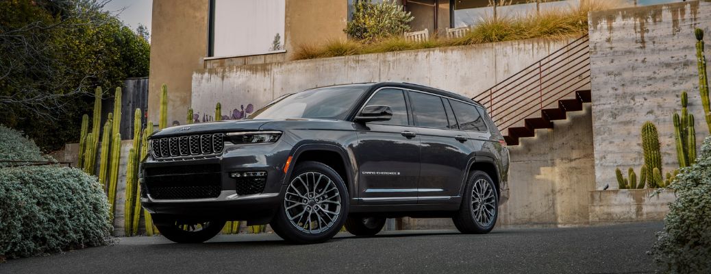 Front Quarter View of the 2022 Jeep Grand Cherokee L