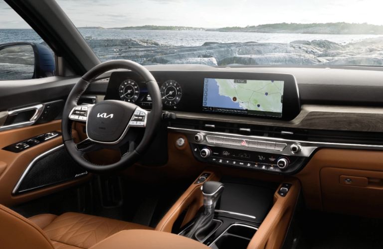 Dashboard and windshield of the 2024 Kia Telluride