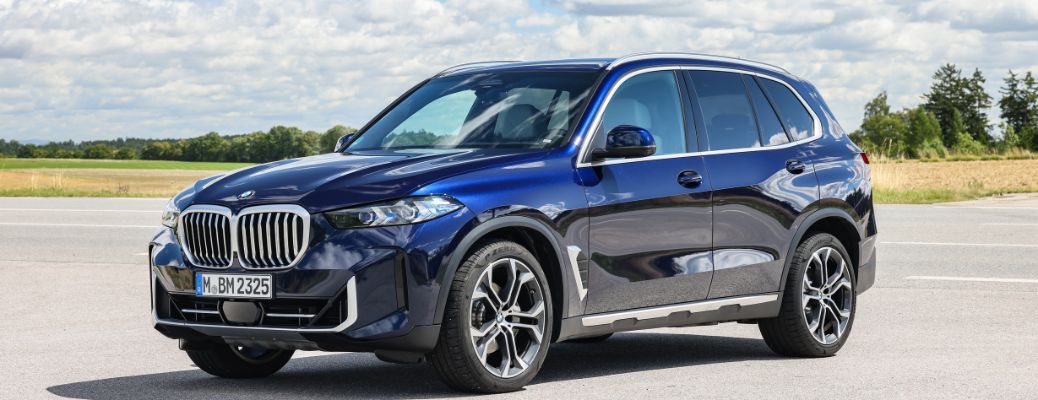 2023 BMW X5 exterior side view
