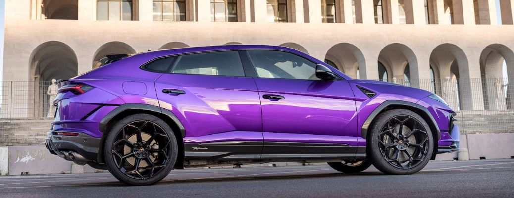 Lamborghini Urus Performante exterior side view