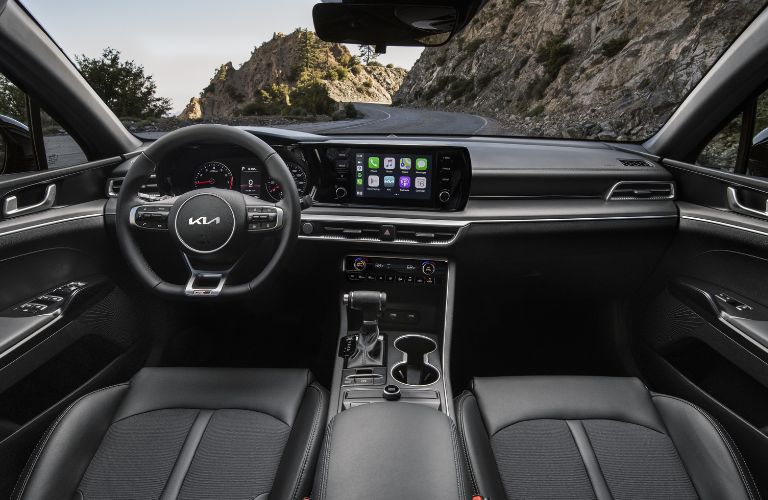 Front console of the 2023 Kia K5