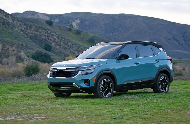 Front Quarter View of the 2024 Kia Seltos