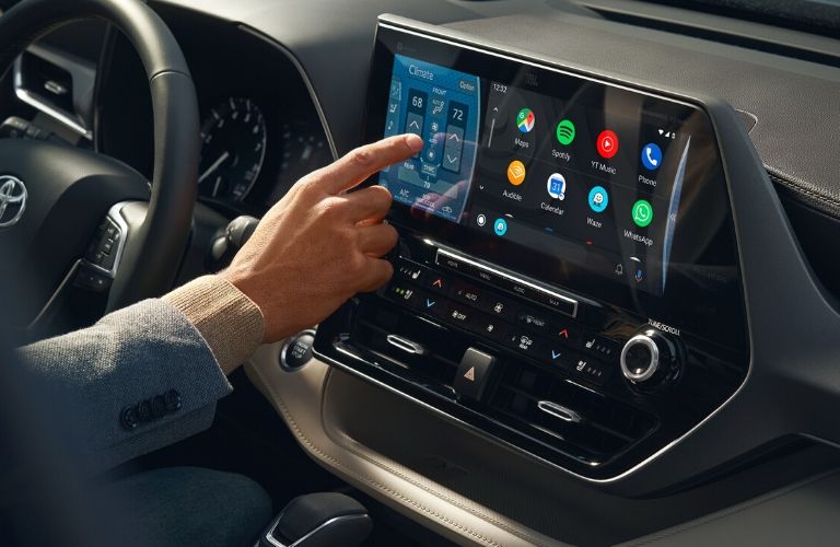 Android Auto display inside the 2020 Toyota Highlander