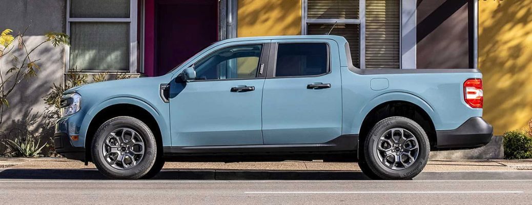 What vehicles won the 2022 North American Utility and Truck of the Year awards?